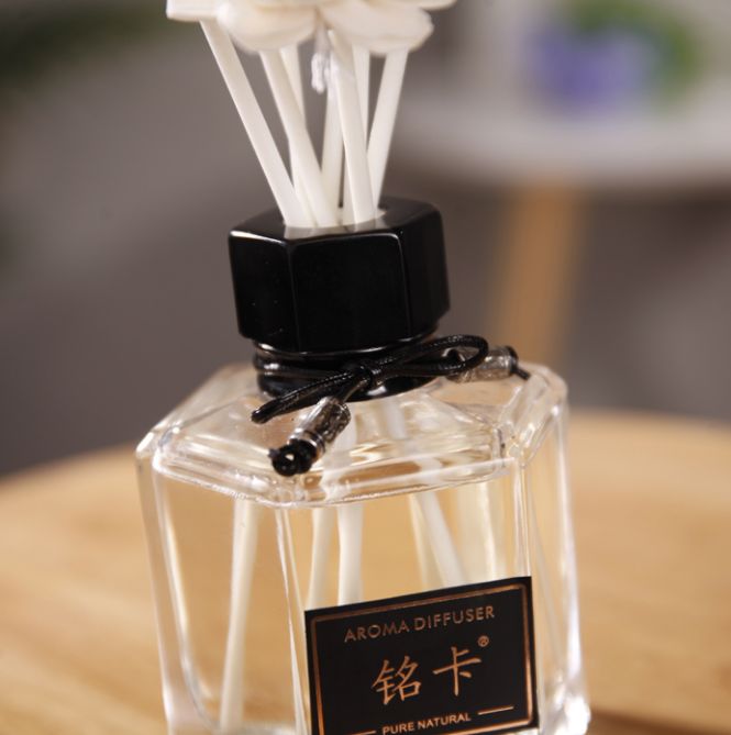Flameless aromatherapy essential oil, home bedroom room perfume, air freshener, long-lasting fragrance, toilet deodorization Specification image