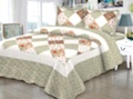Three-piece set of color-blocked bed covers Item Picture