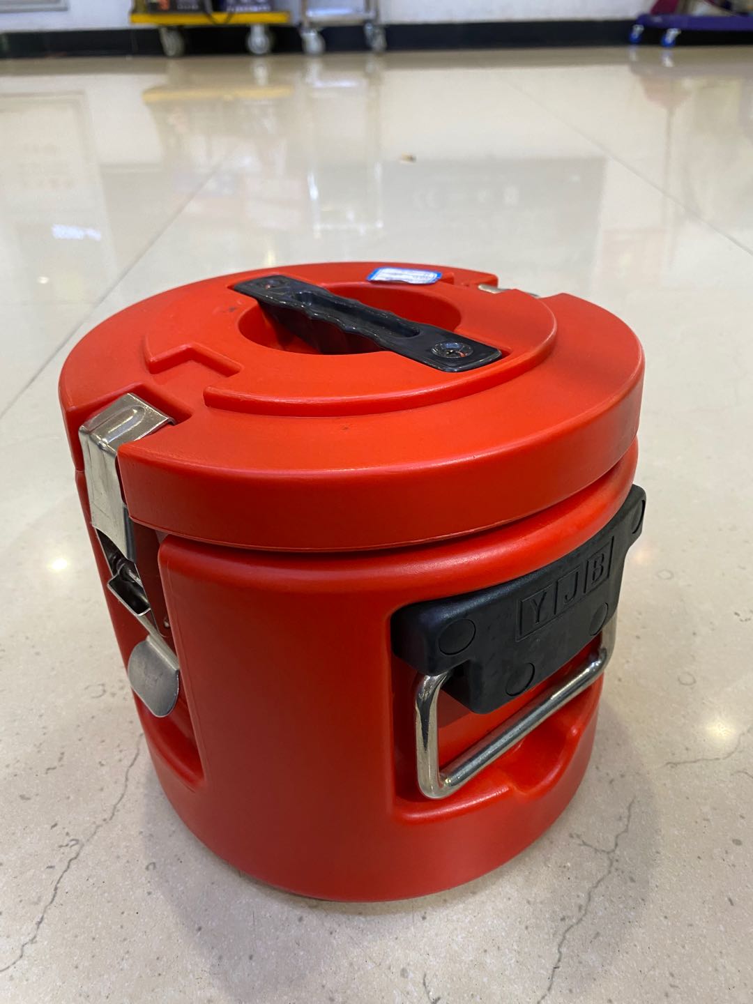 The 4L stainless steel insulated rice bucket can be kept warm for up to 48 hours detail image 1
