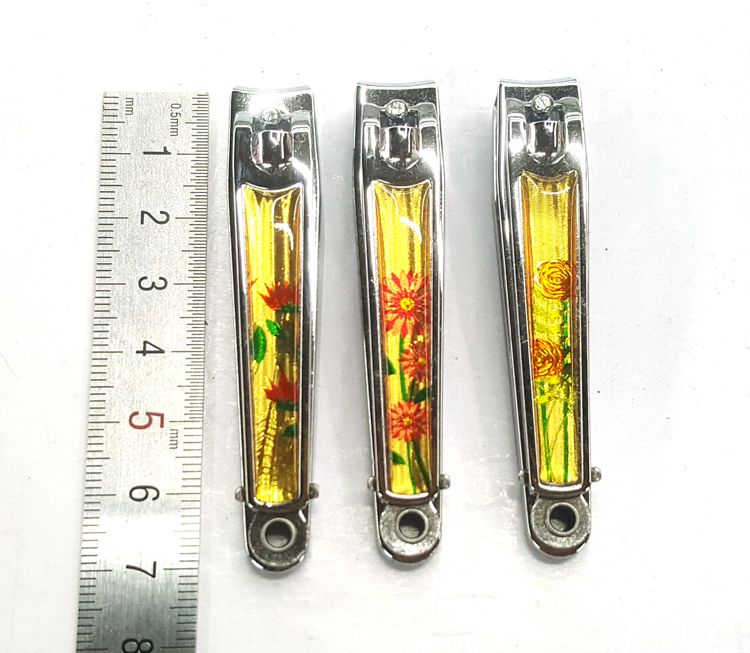 0817 Rubber flat nail clippers, medium and large-sized nail clippers, one-yuan and two-yuan wholesale at hardware and general merchandise stores detail image 4