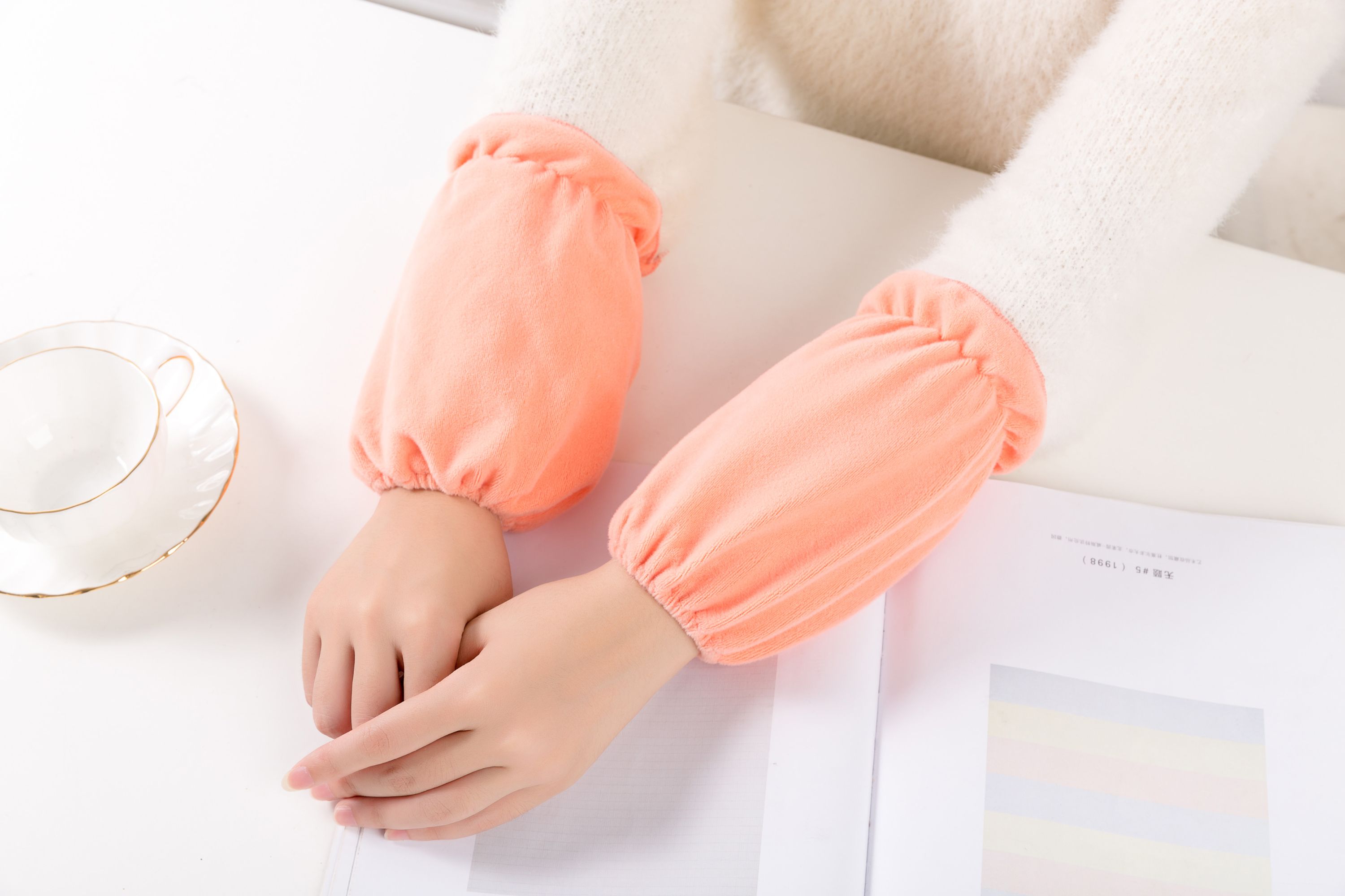 Short Solid Color Sleeve Item Picture