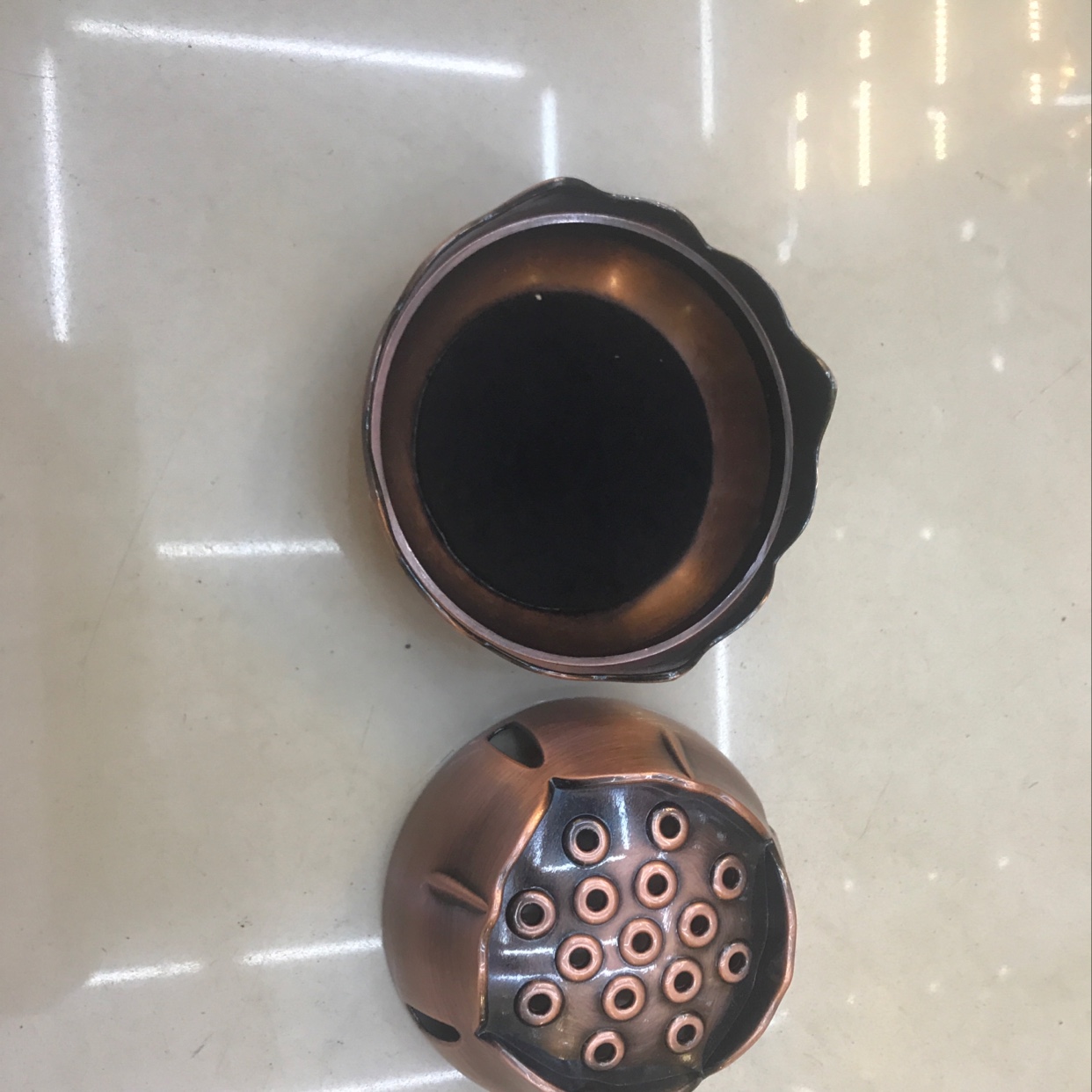 仿古莲蓬香炉细节图