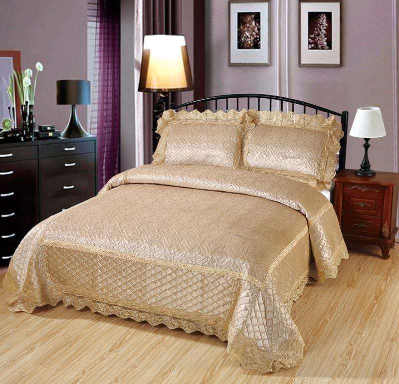 Three-piece bed cover set