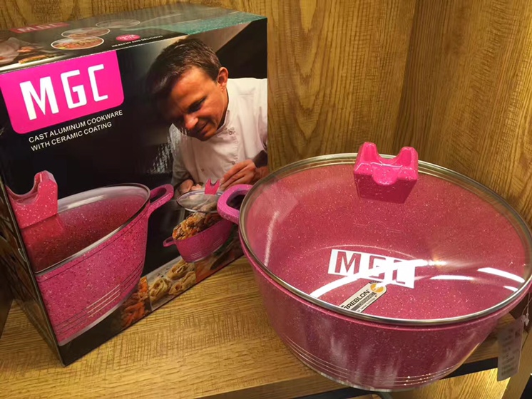 28. Colorful non-stick soup pot