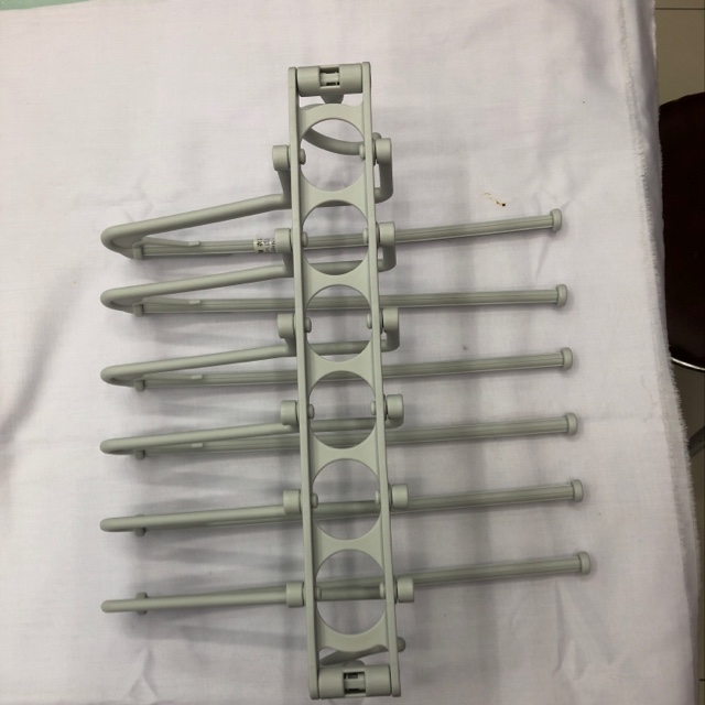 可折叠多用裤架产品图