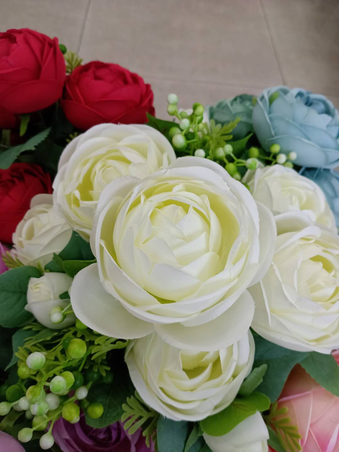 Wholesale of living room artificial flowers and fake flowers, wedding decoration, 11-fork Austin tea rose wholesale Application Scenario