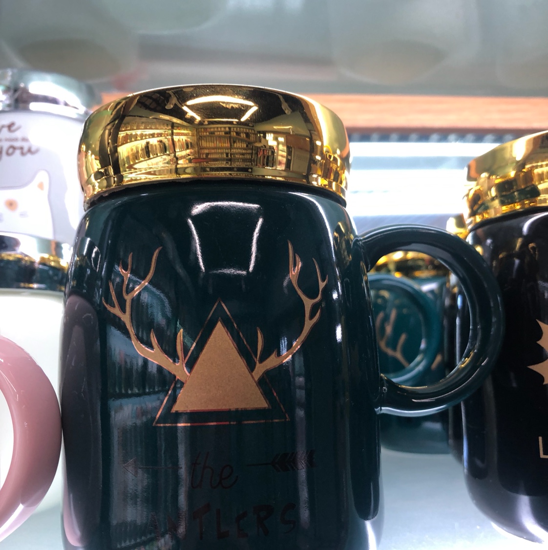 北欧绿镜面陶瓷杯