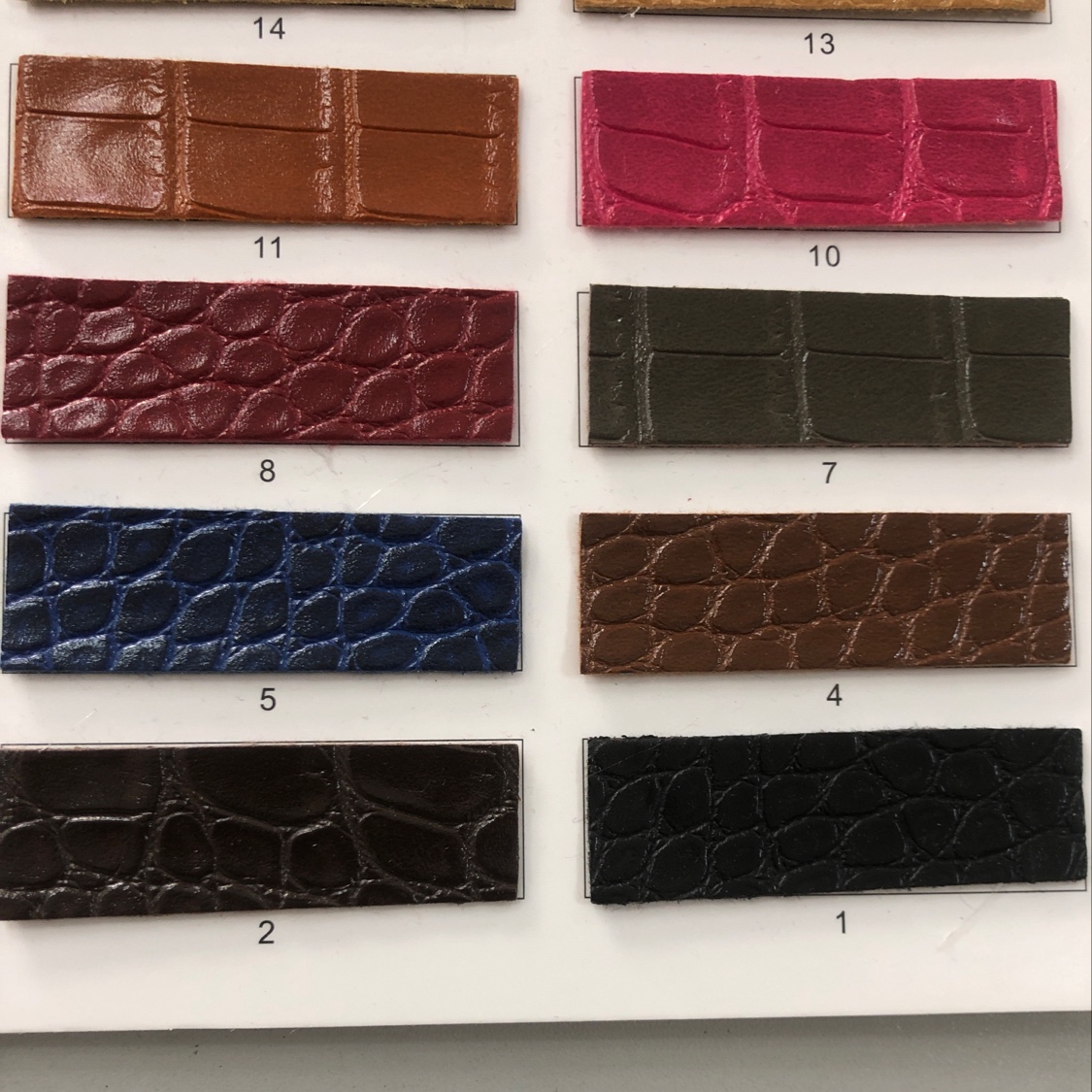 厂家直销热销新款   898 PVC皮革大量现货高中低档箱包沙发鞋材面料细节图