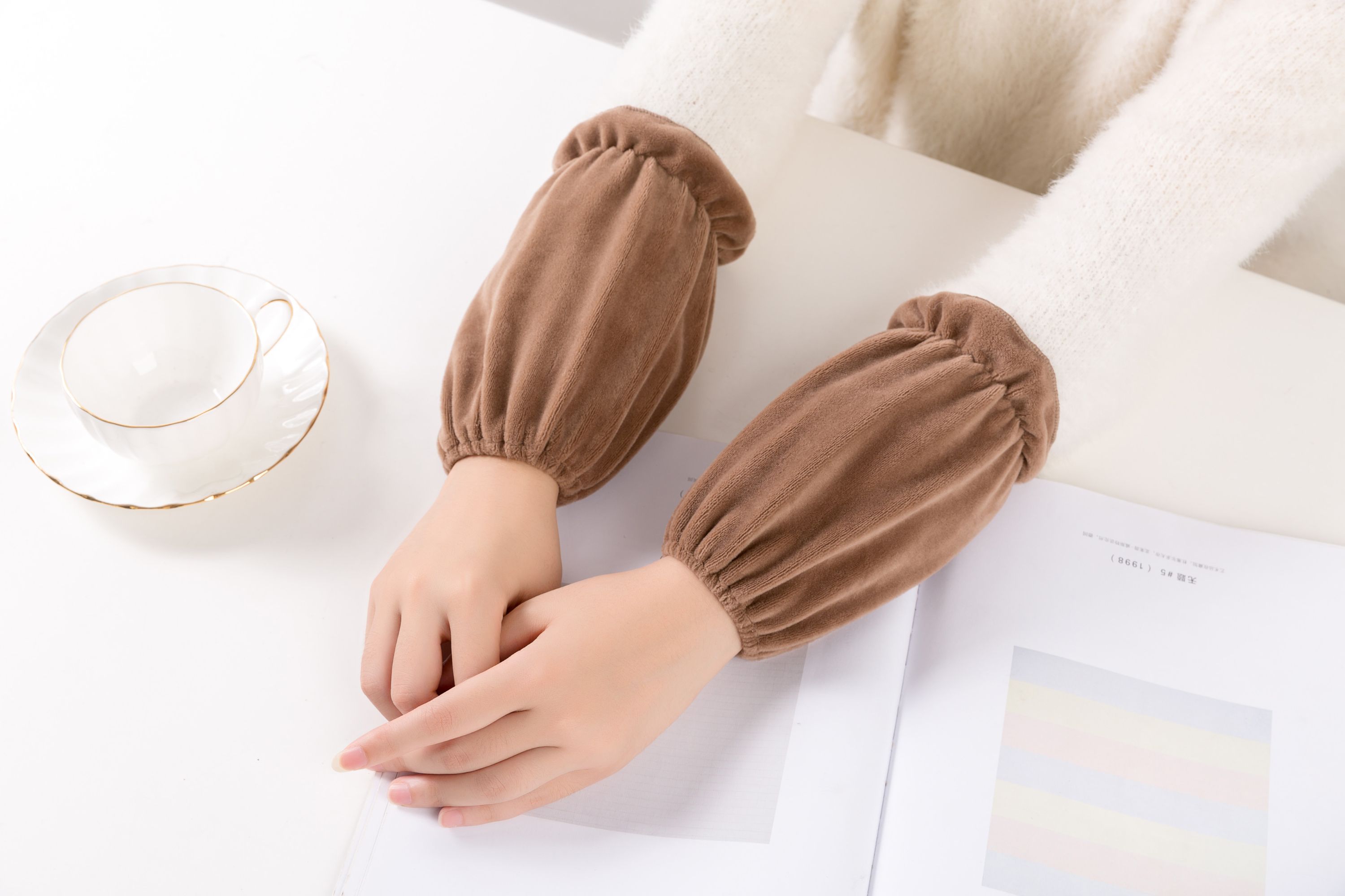 Short Solid Color Sleeve full figure