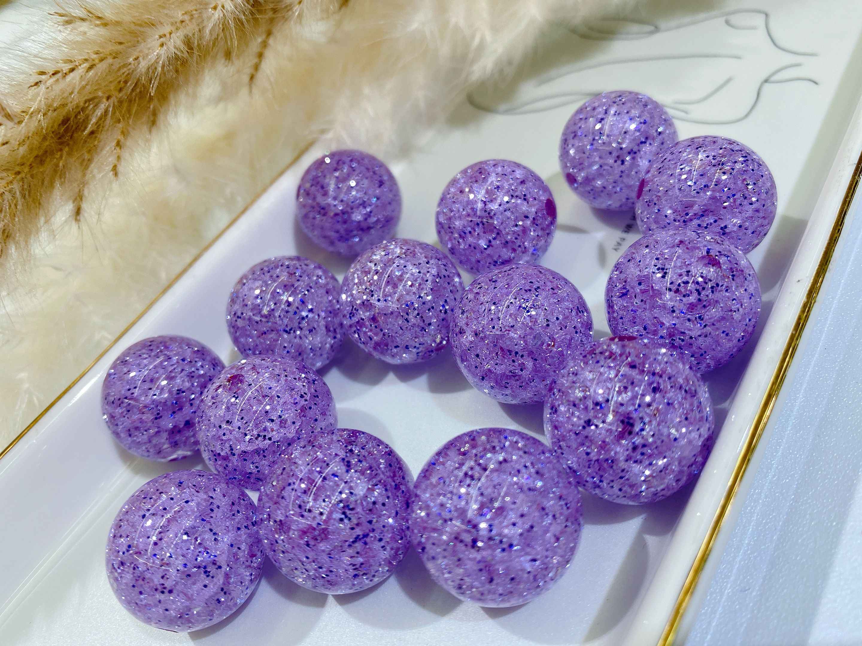 Acrylic straight hole 20MM powder-filled round bead floral headband accessory Application Scenario