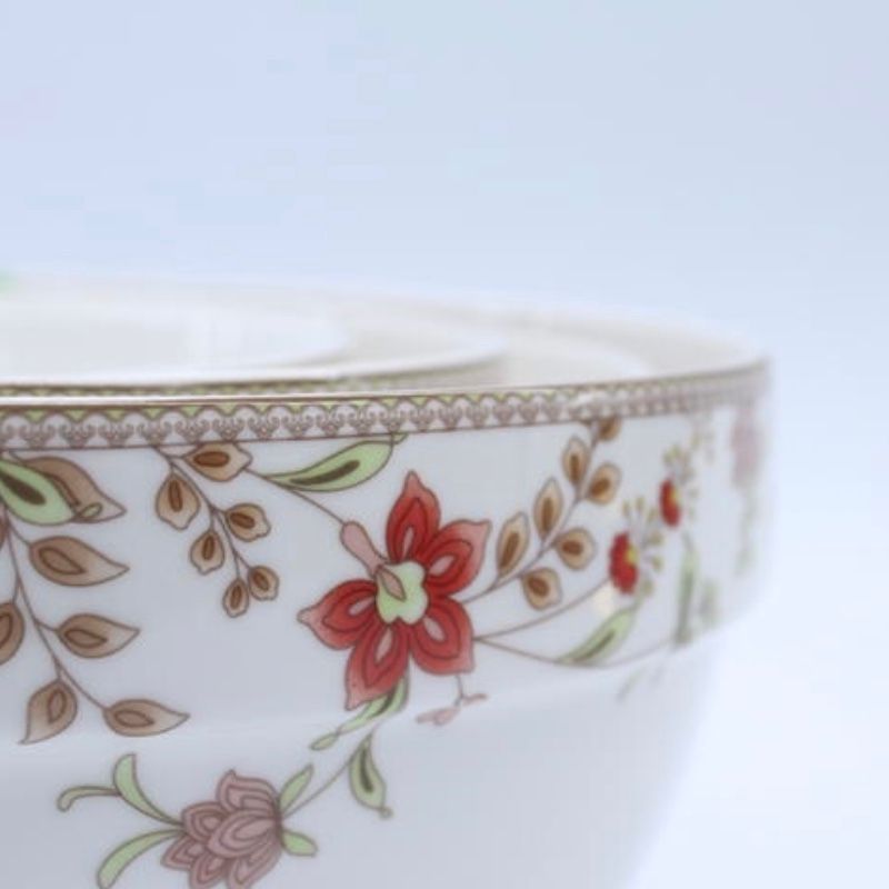 Youzun ceramic bowls, plates and tableware pieces can be freely combined. Under the bright sun, flowers bloom Application Scenario