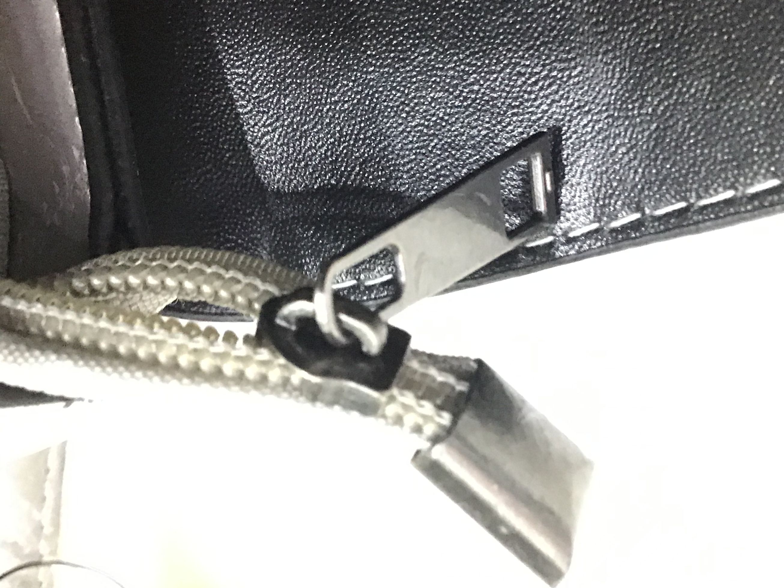 2020 New square-buckle women's crossbody bag detail image 3