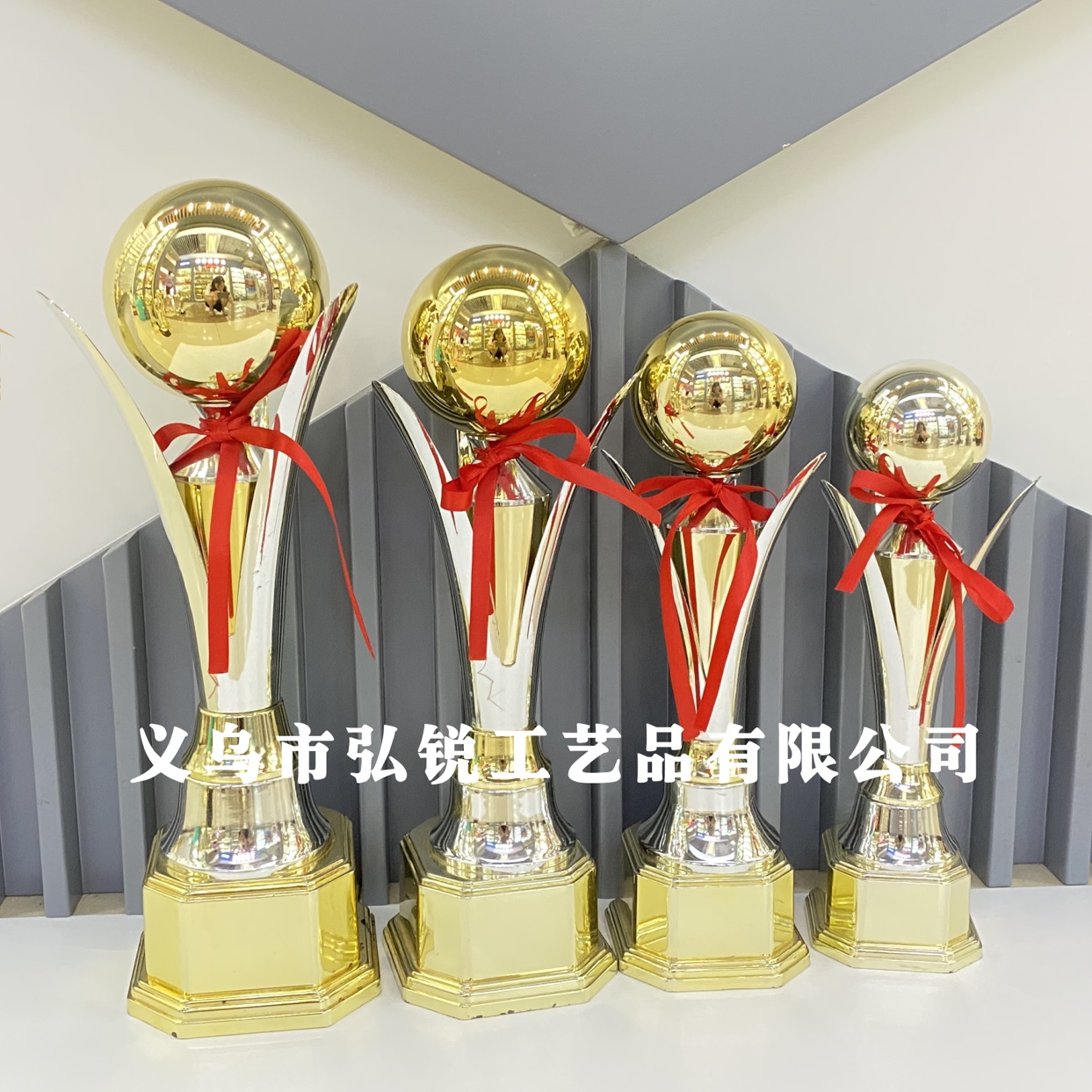 Hr-8817b Light-bulb three-leaf plastic trophy 38.5cm competition award prizes can be customized logo thumbnail