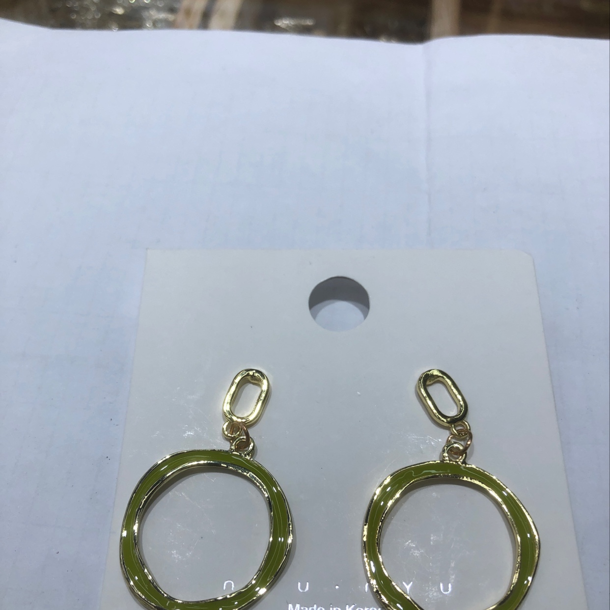 绿色镂空圆形耳环