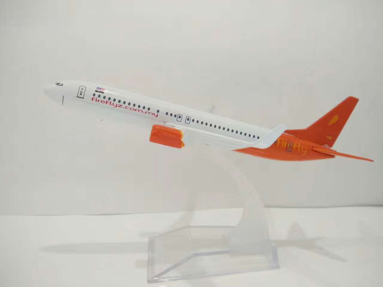 Aircraft model (16CM Malaysia Firefly B737-800) metal alloy aircraft model