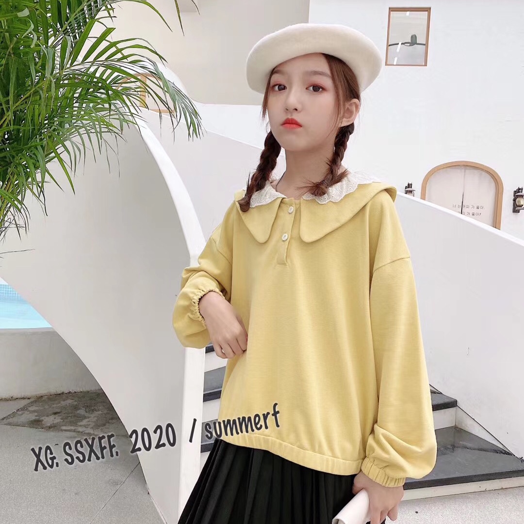 A solid color Korean version T-shirt for the 2022 autumn girls