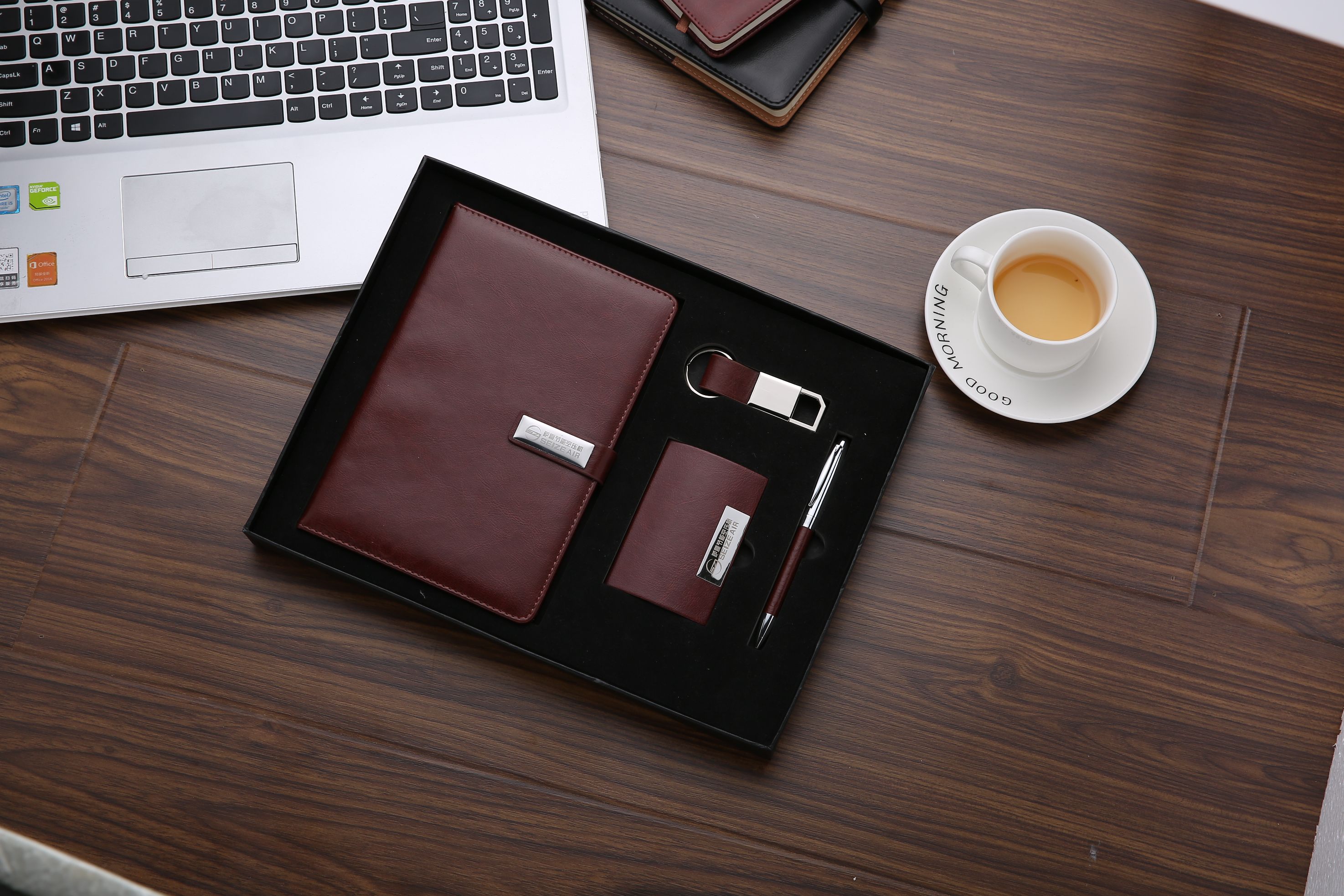 A5笔记本 创意记事本 签字笔商务 钥匙扣礼品套装 名片盒套装详情图1