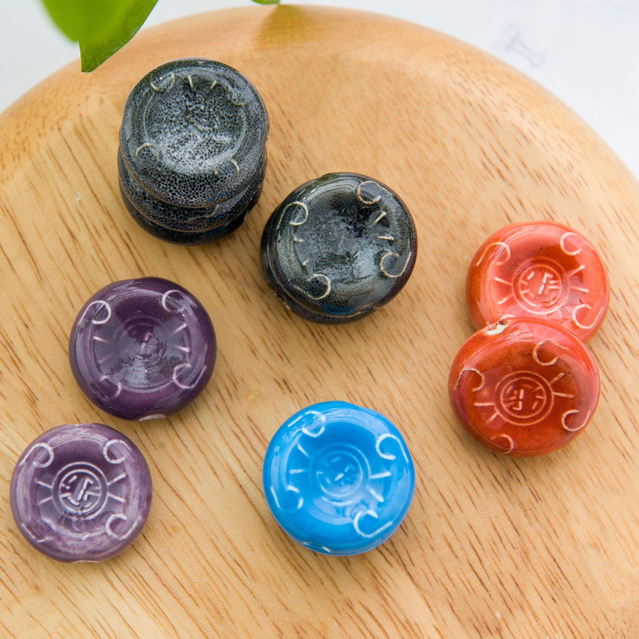 Manufacturers direct a large number of spot ceramic beads animal beads shaped beads manual DIY19 thumbnail
