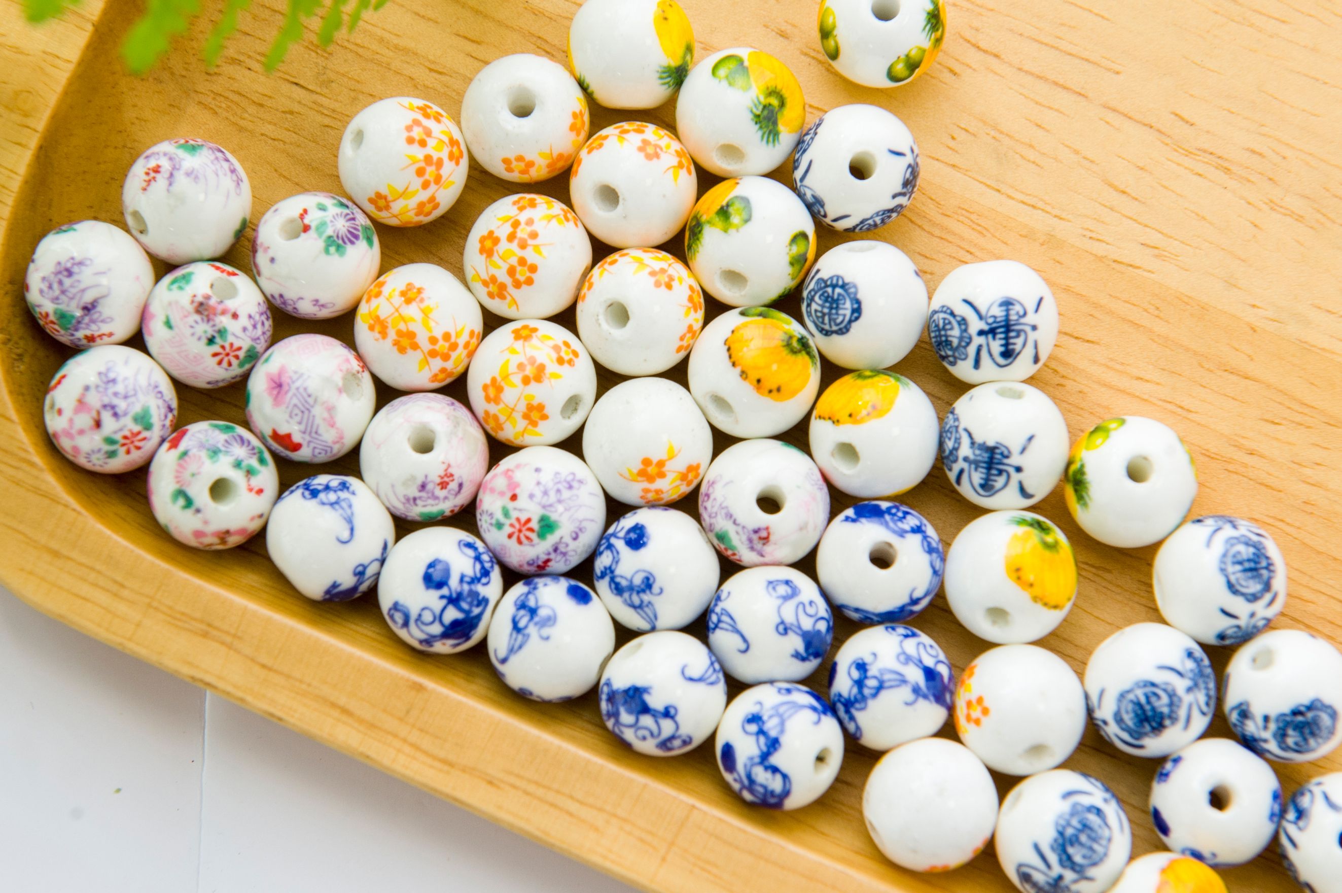 Manufacturers direct a large number of spot ceramic beads animal beads shaped beads manual DIY17 thumbnail