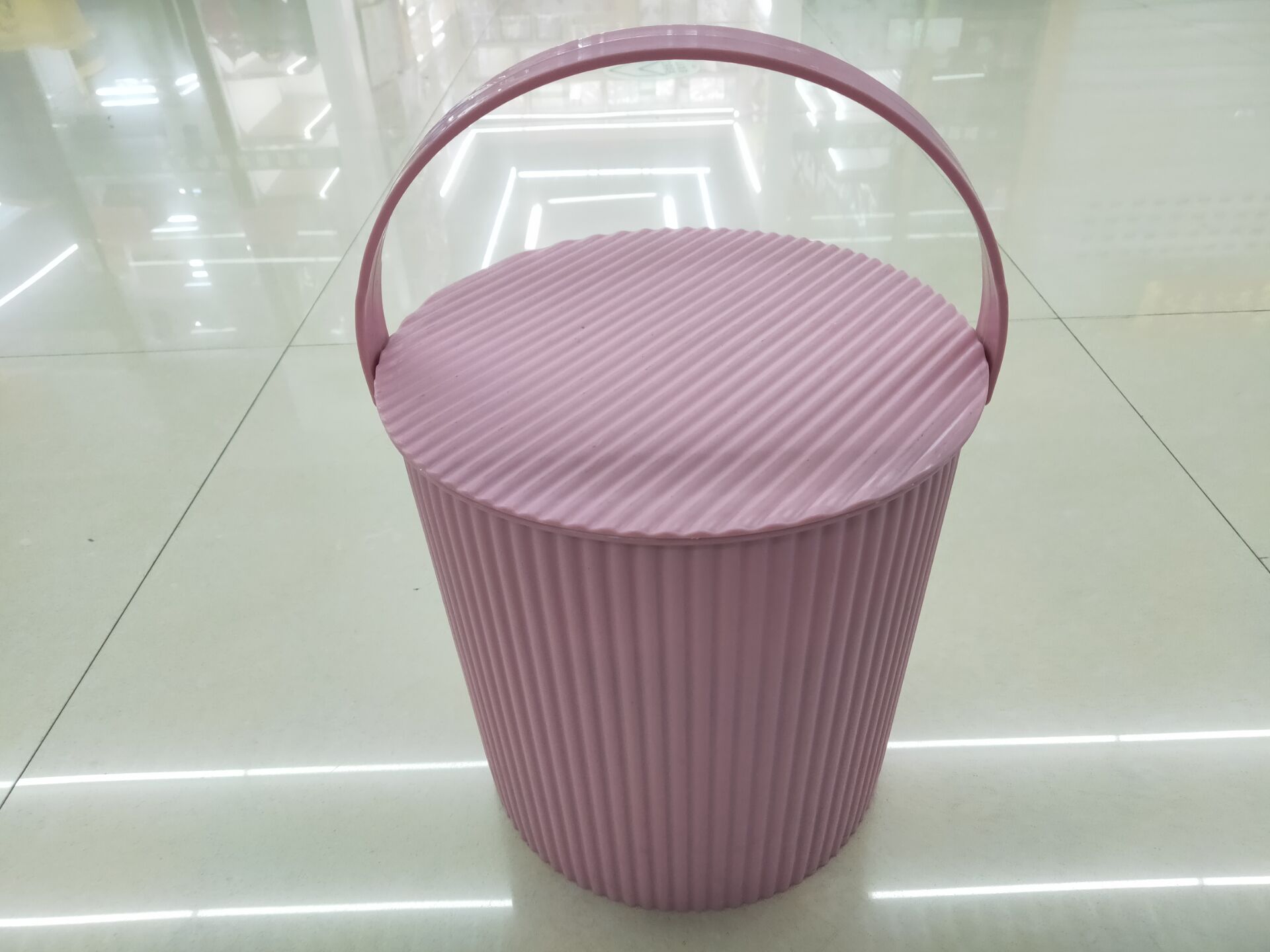 215D1001   钓鱼桶 带盖水桶 杂物收纳桶