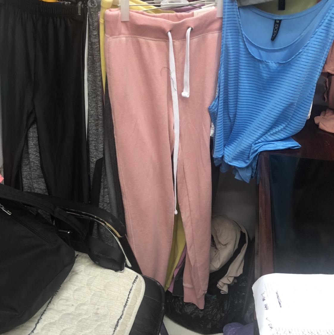 粉色宽松长裤舒适