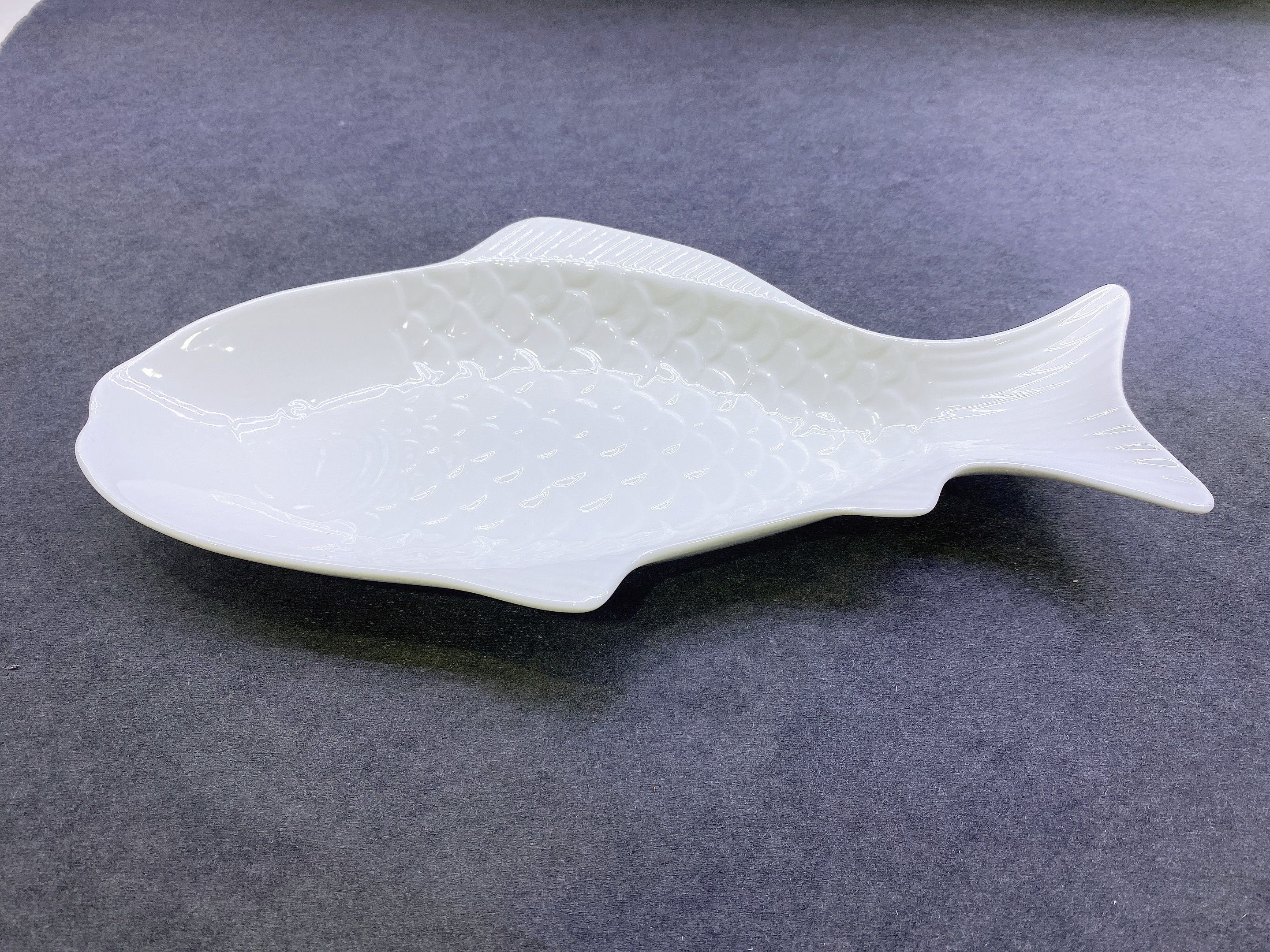 White ceramic fish plate salad plate barbecue plate