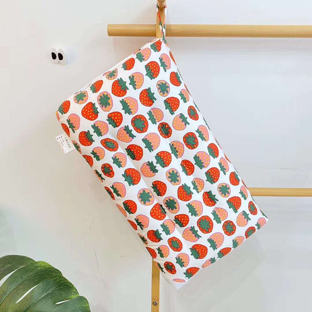 All-cotton children's feather velvet pillow core detail image 2