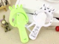 The mini hand-pressing fan from Changjinlu is selling well at the street stall undefined