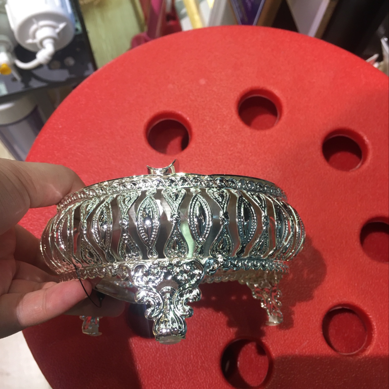 银色烟灰缸