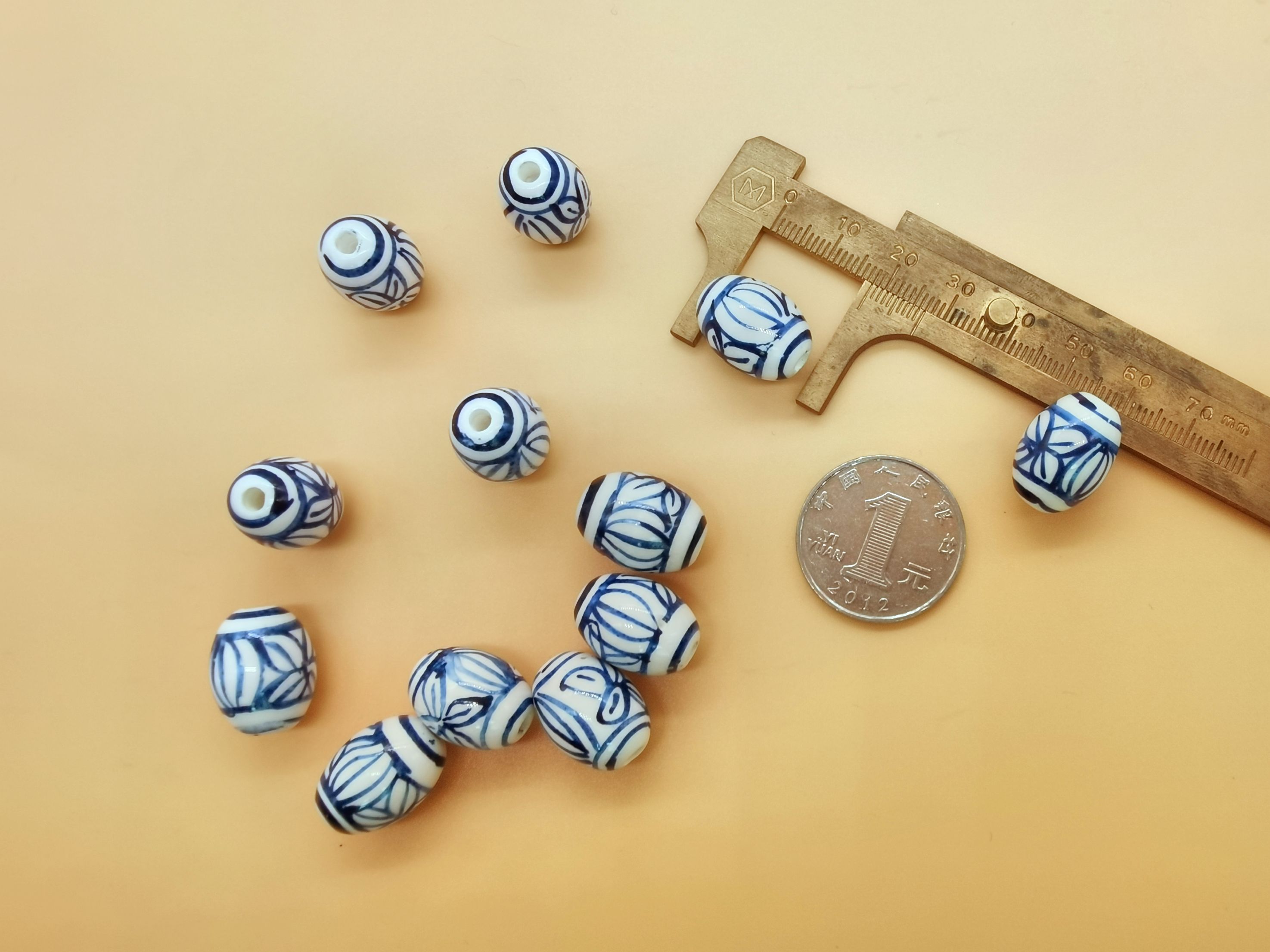 厂家直销大量现货陶瓷珠动物珠异形珠手工DIY