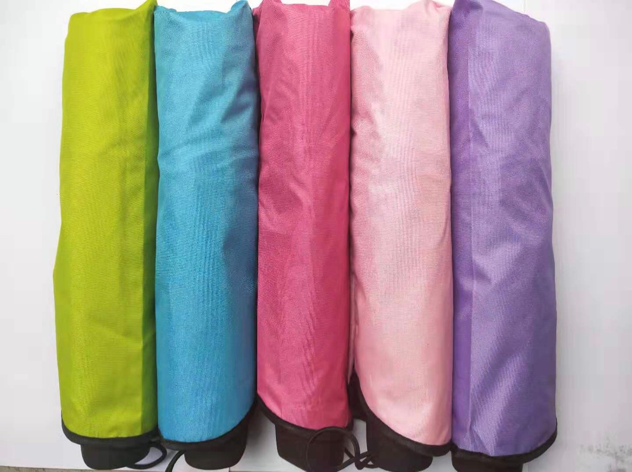 Three-fold, water-blooming, UV-resistant sunshade umbrella