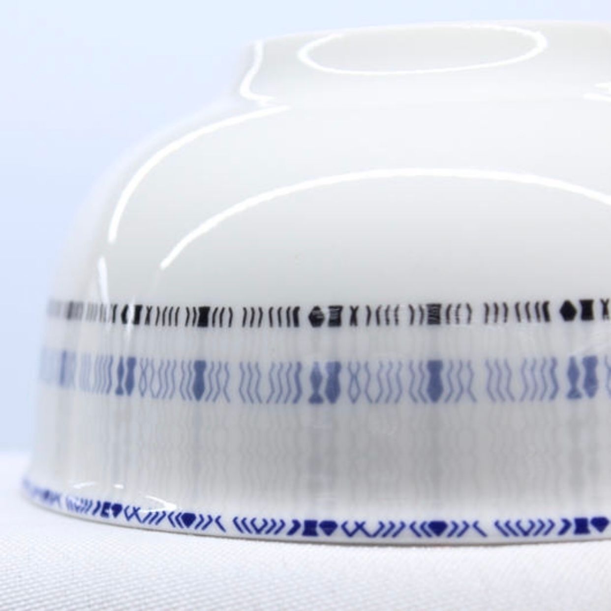 Youzun ceramic bowls, plates and tableware pieces can be freely combined to create a fragrant and elegant atmosphere details Picture