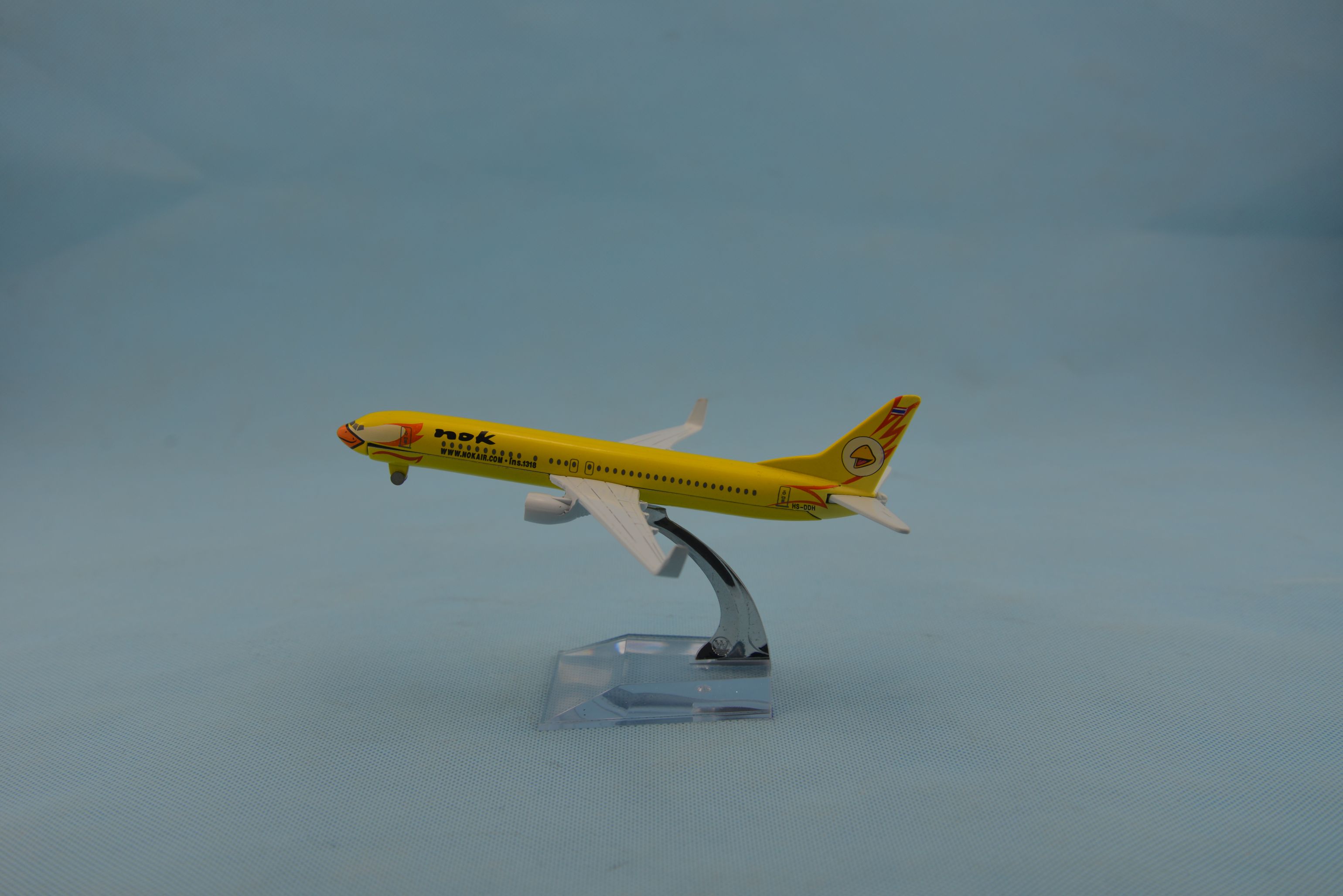 Model aircraft (16CM Royal Dutch KLM B737-800) metal aircraft alloy model aircraft