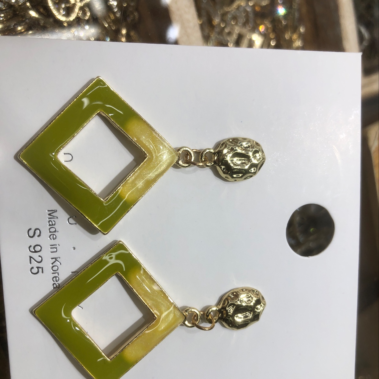 黄绿棱形耳坠