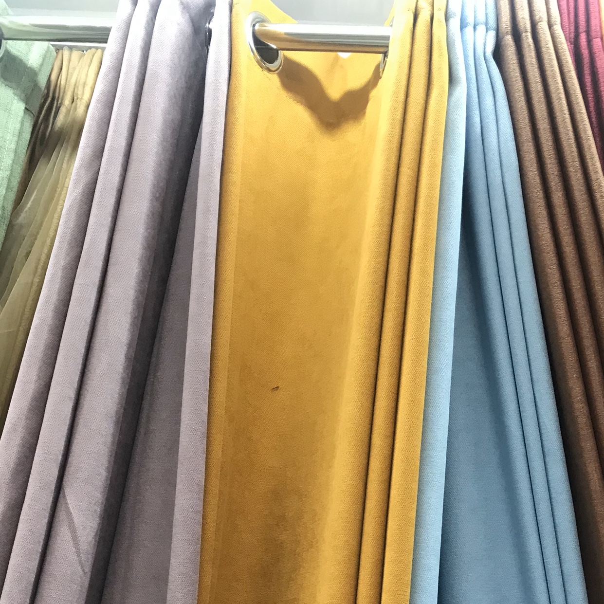 Uni curtains