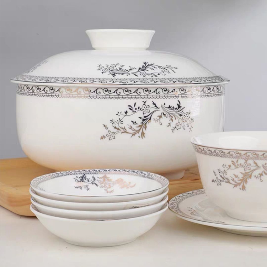 Free combination of ceramic bowls, plates and tableware for Swan Lake Application Scenario
