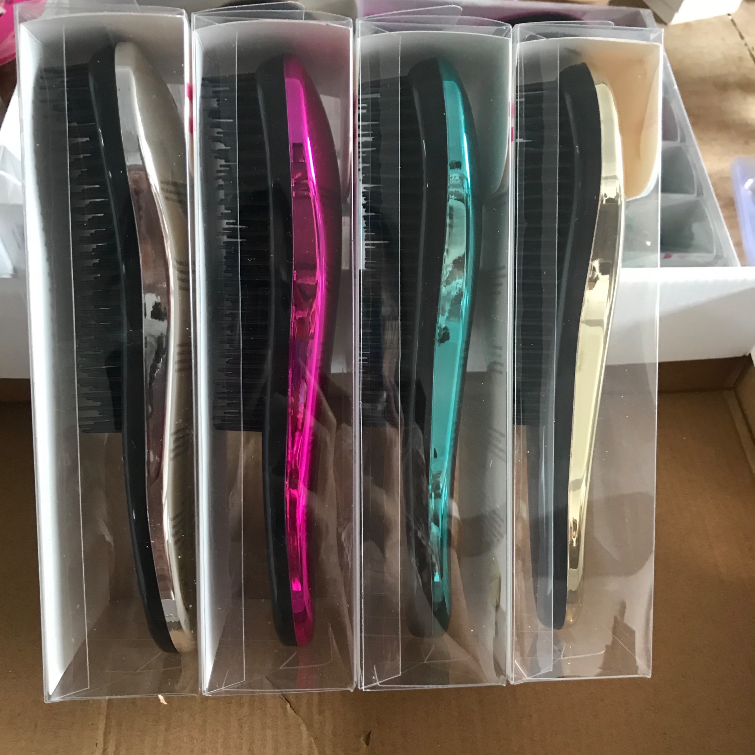 A large chicken leg comb for smooth hair details Picture