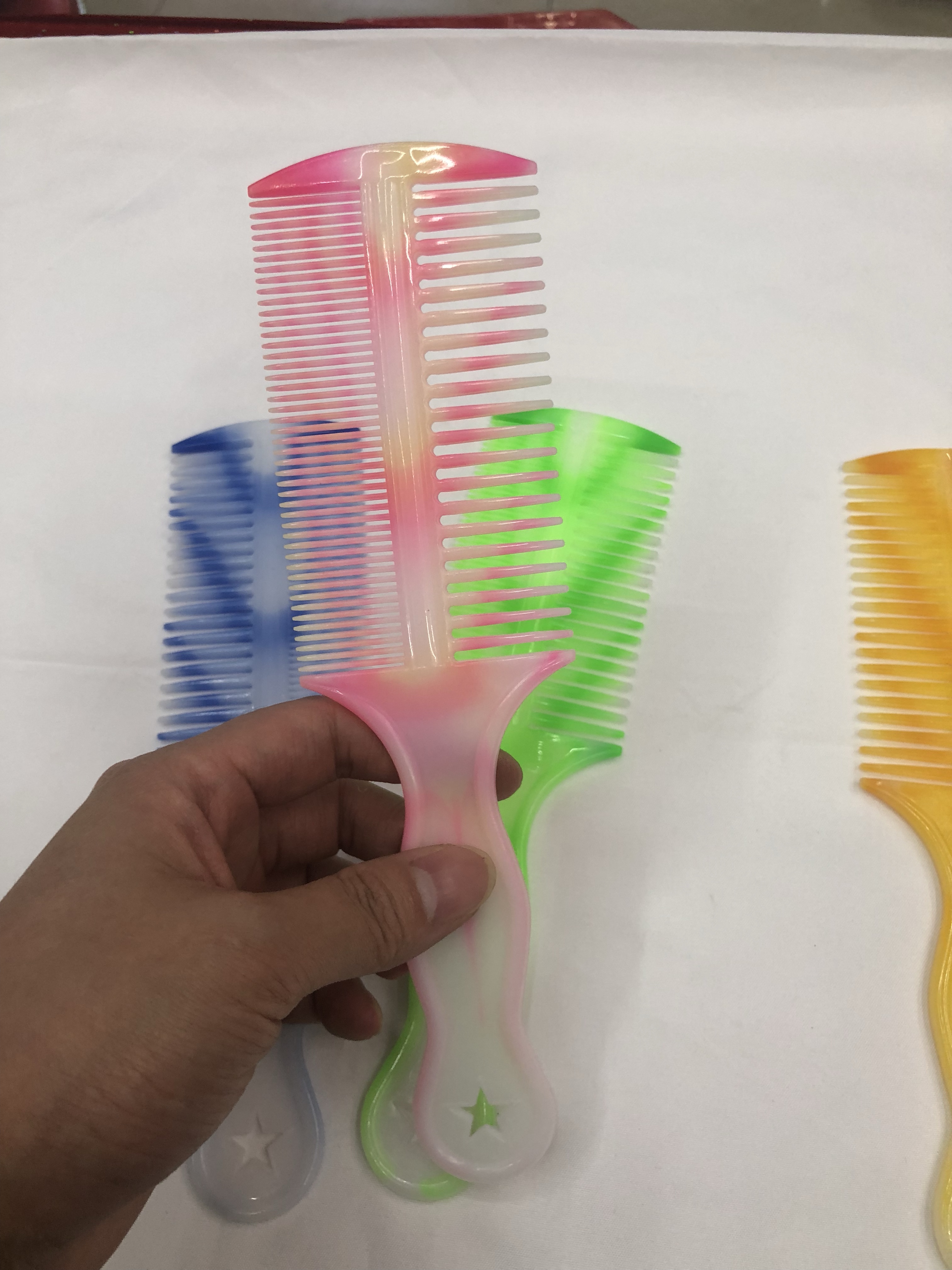 厂家直销20双面塑料梳子4色梳子出口外贸热销梳子 五角星梳子产品图
