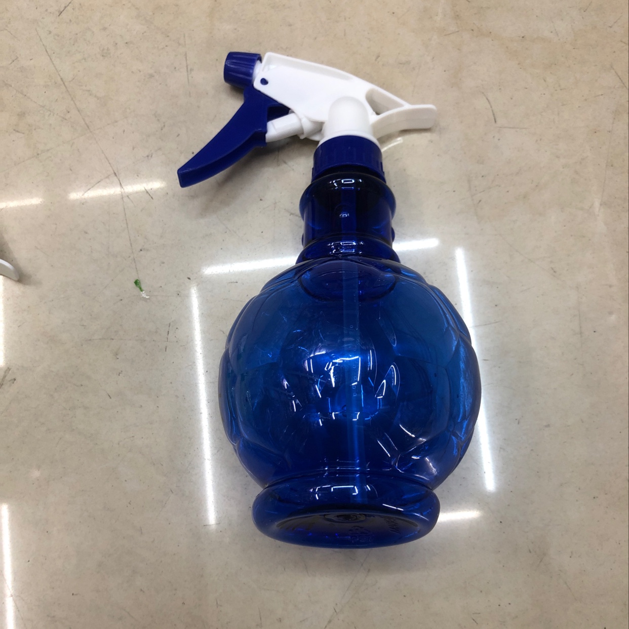 Factory Direct Sales Plastic 11A Watering Can Application Scenario