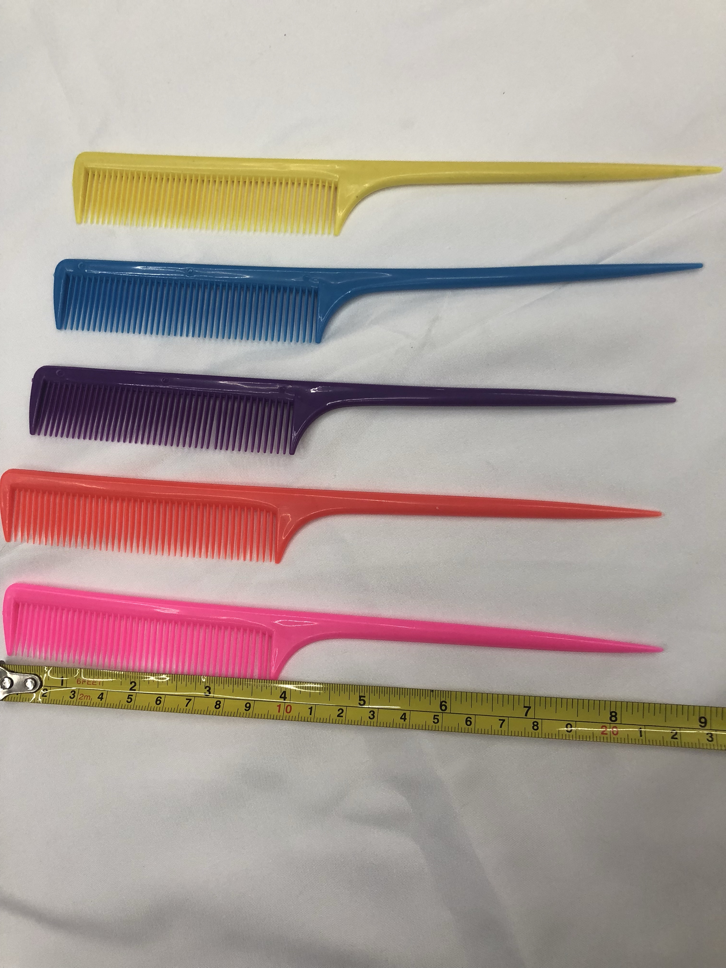厂家直销701尖尾梳子彩色 5色混727塑料梳子 分区梳子挑发设梳子白底实物图