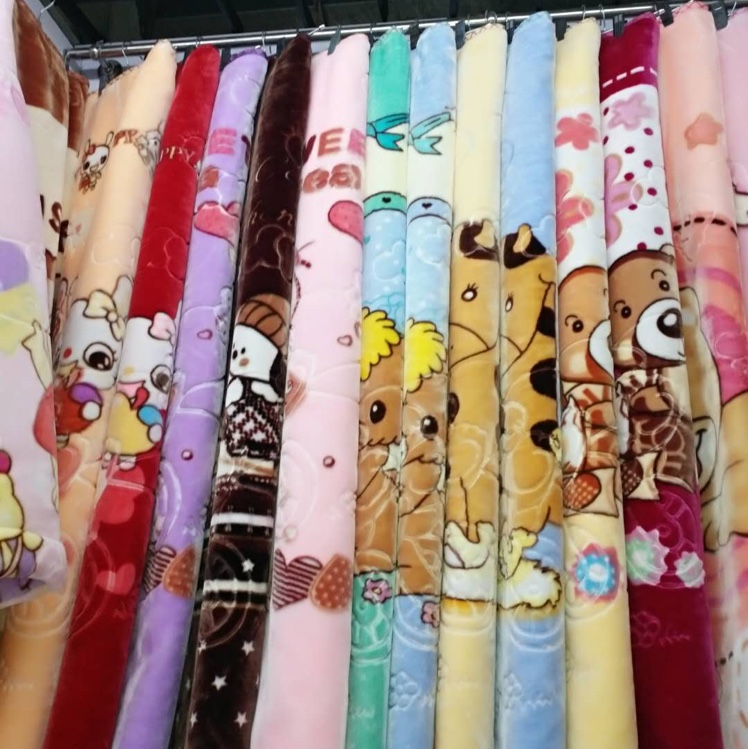 卡通花纹童毯图