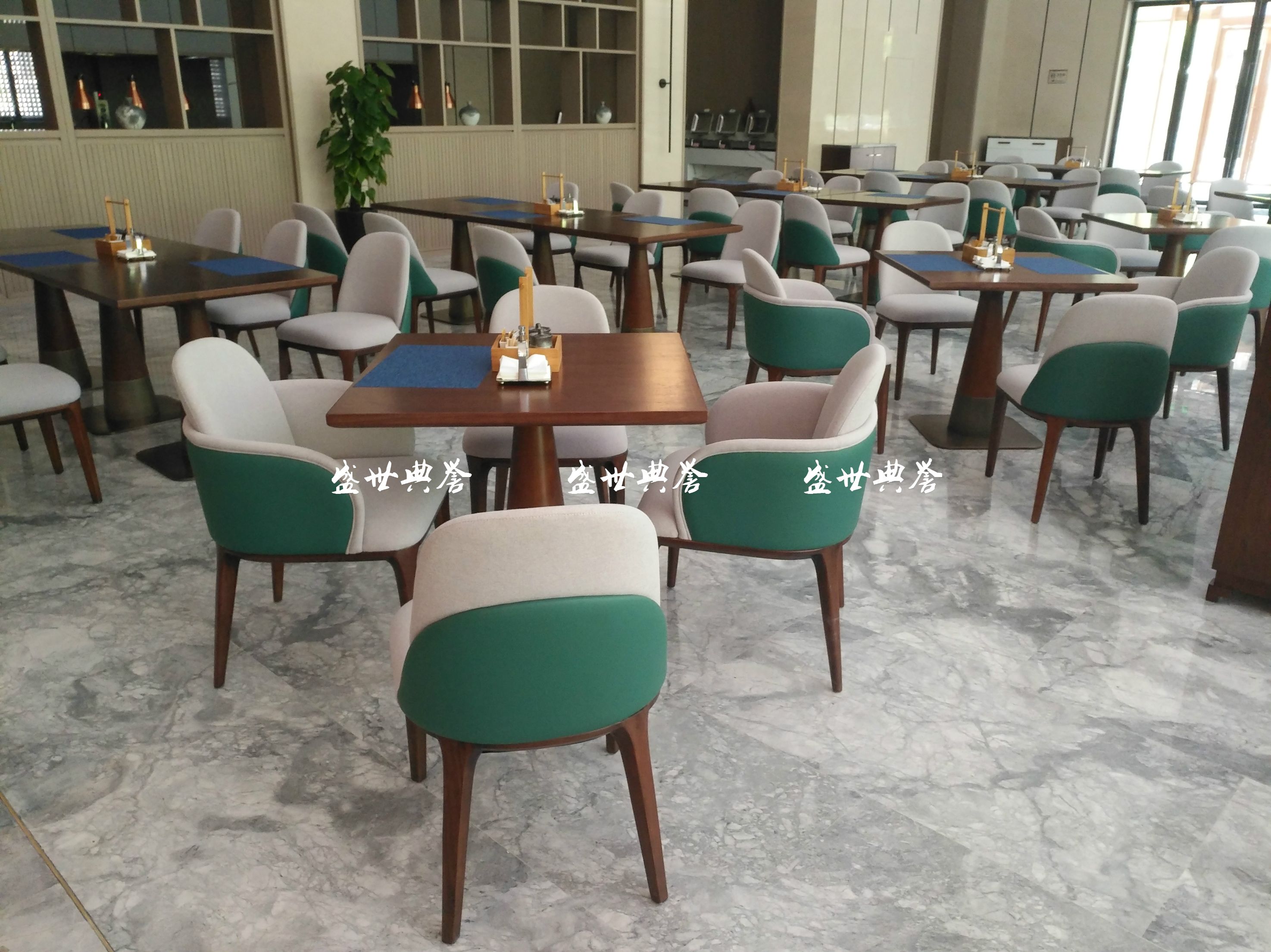 上海五星级酒店西餐桌椅定做宾馆早餐桌椅度假酒店自助餐厅实木椅详情图3