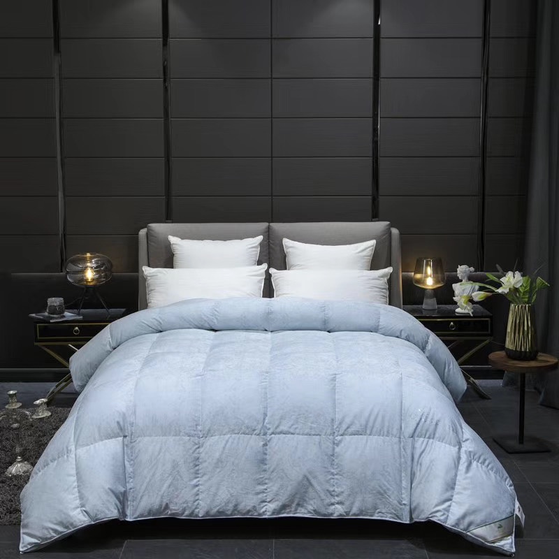 High-end jacquard graphene down quilt