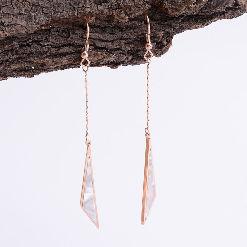 Long titanium steel earrings 4, with random hair, Application Scenario