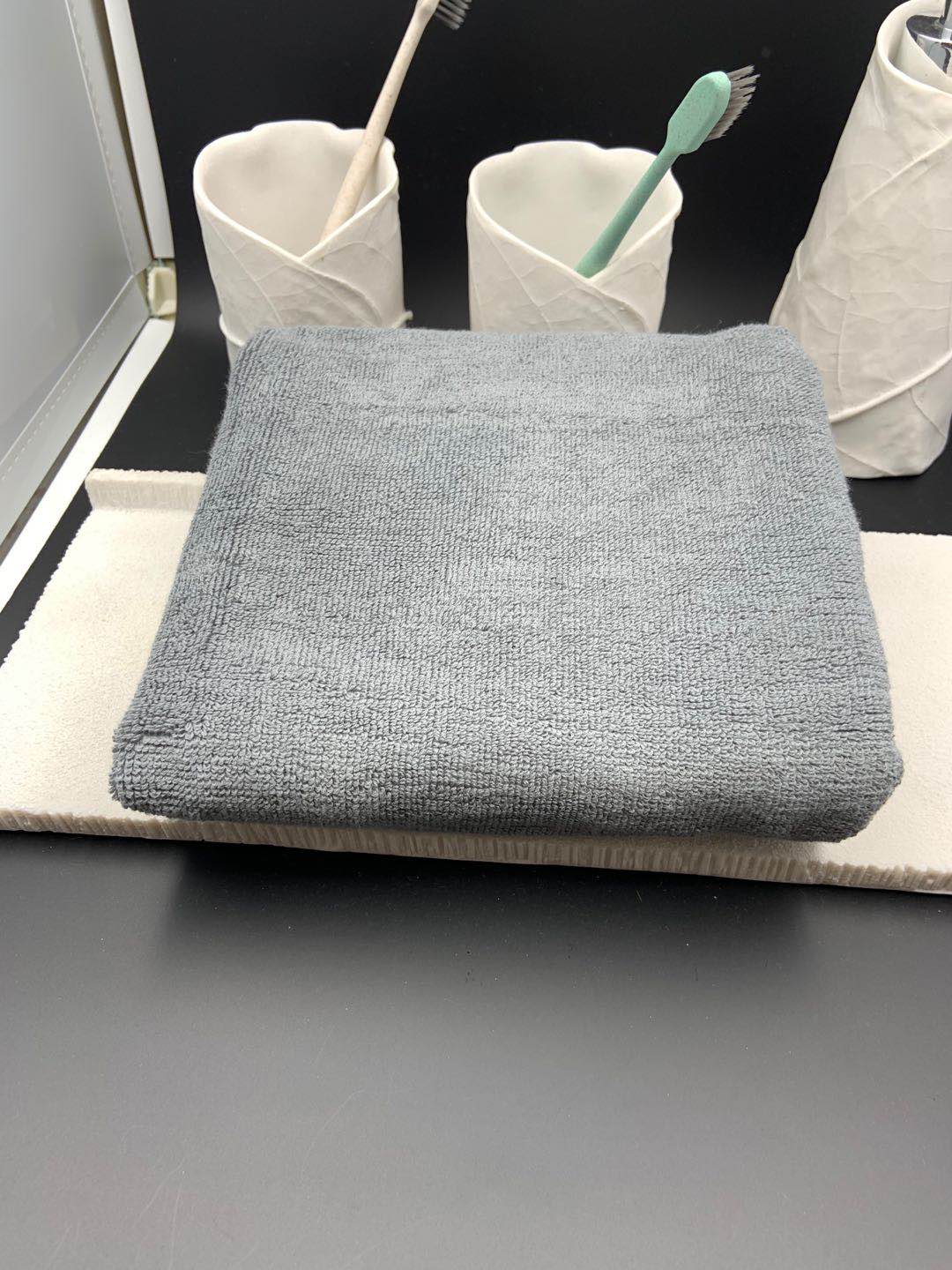Five-star hotel pure cotton thickened absorbent 32-thread plain woven face towel in stock available for retail. Limited stock, once sold out
