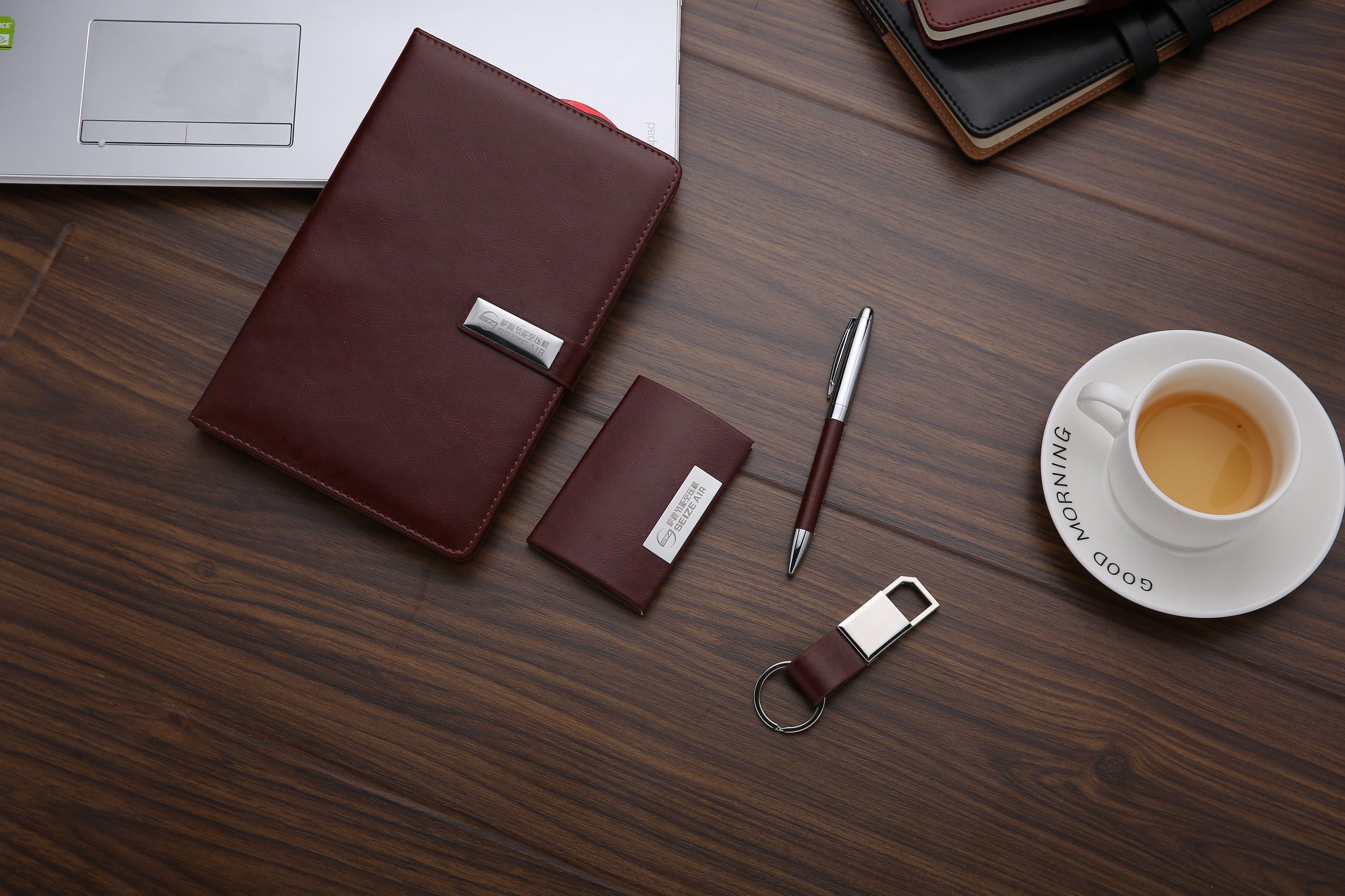 A5笔记本 创意记事本 签字笔商务 钥匙扣礼品套装 名片盒套装详情图3