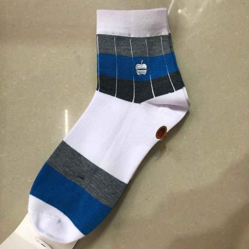 Guangdong Sock Fujia Orange Autumn and Winter boxed men's socks, individual packaging business casual socks, Apple embroidery mid-tube socks detail image 3