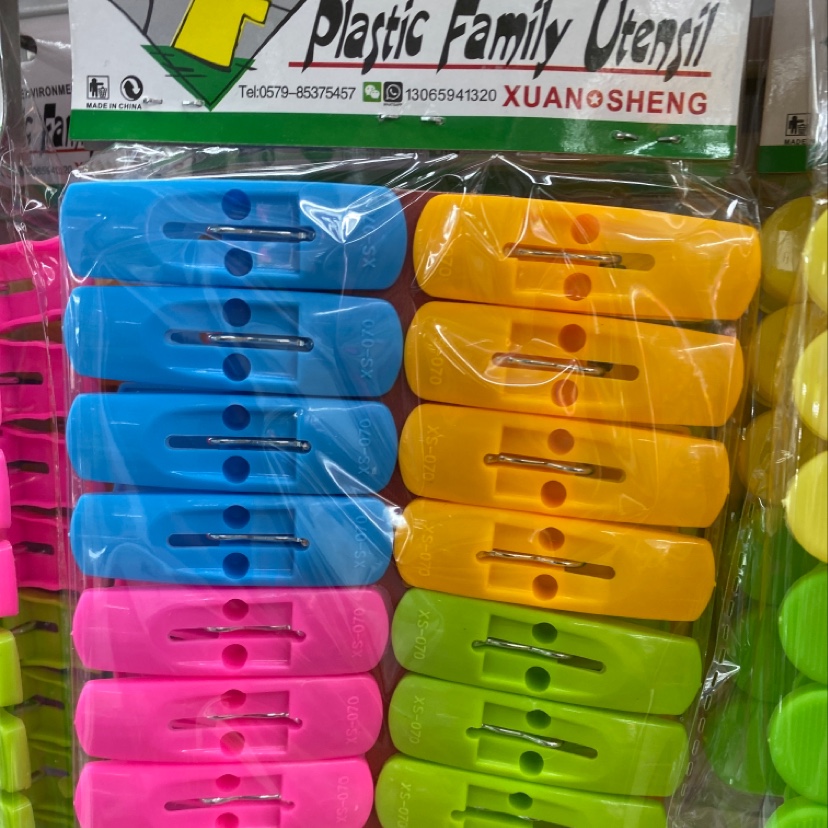 Manufacturers direct sales plastic clip clothes clip clothes hanger insolate fixed clothes clothes clip socks clip drying clip 070-16 thumbnail