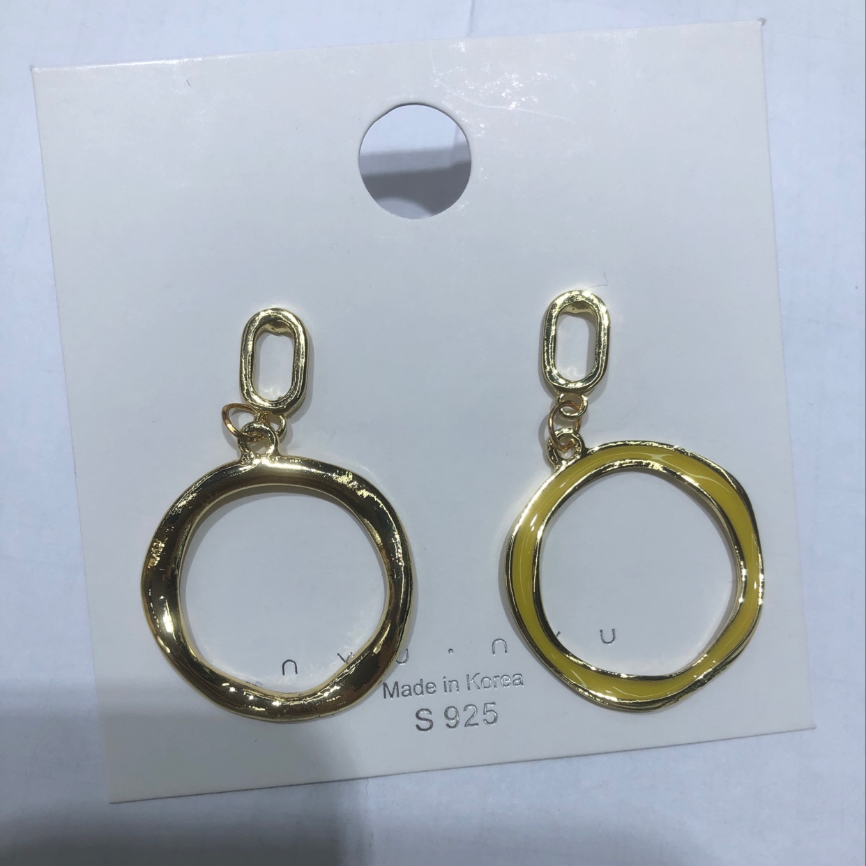 淡黄耳环