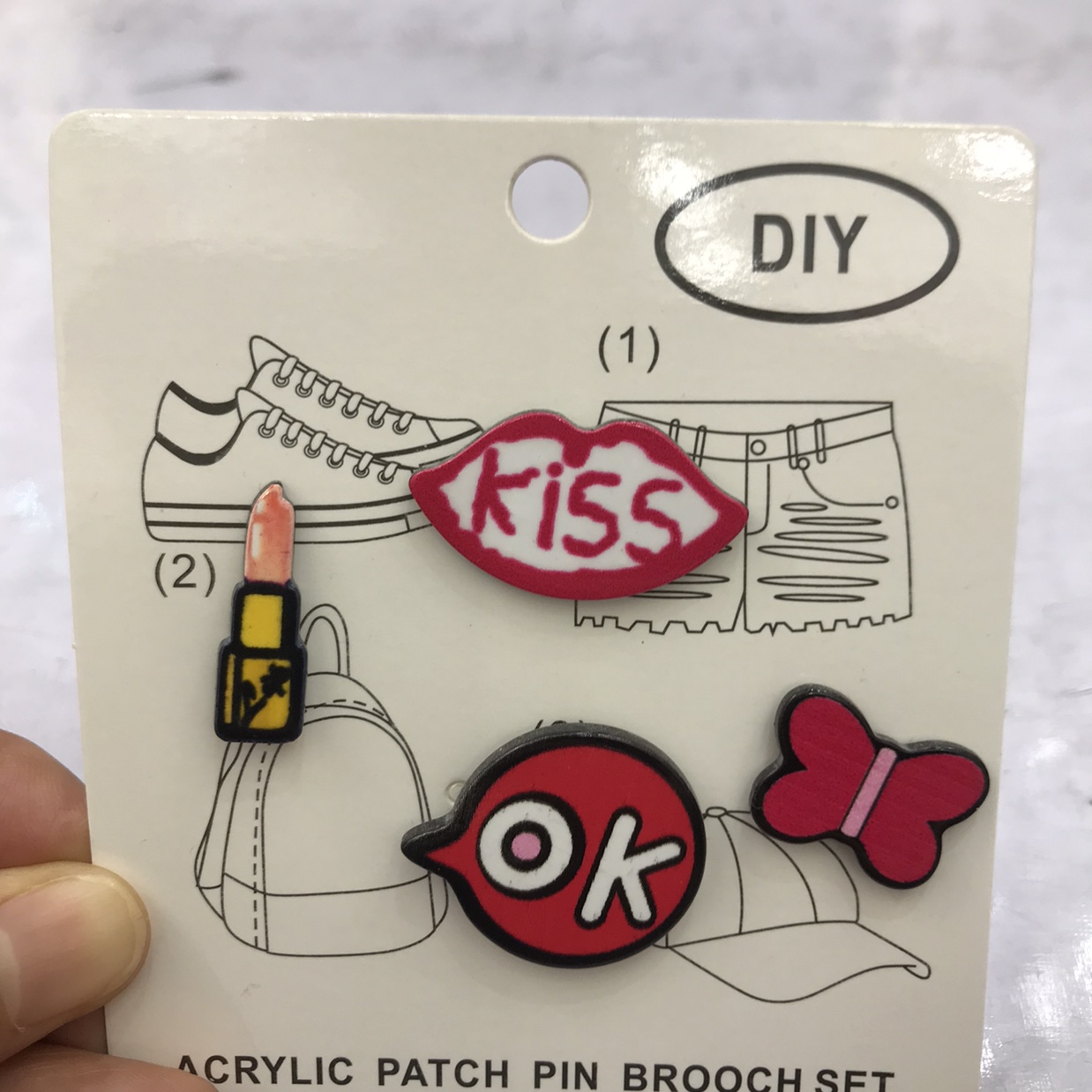 Brooch. Buckle. Shoe buckle, hat buckle.